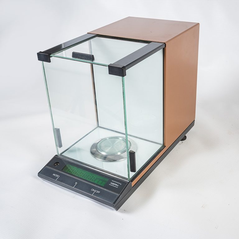 Analytical Electronic Scale 1990 4