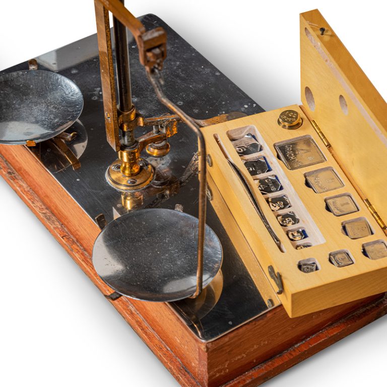 Double Pan Balance 1900 2