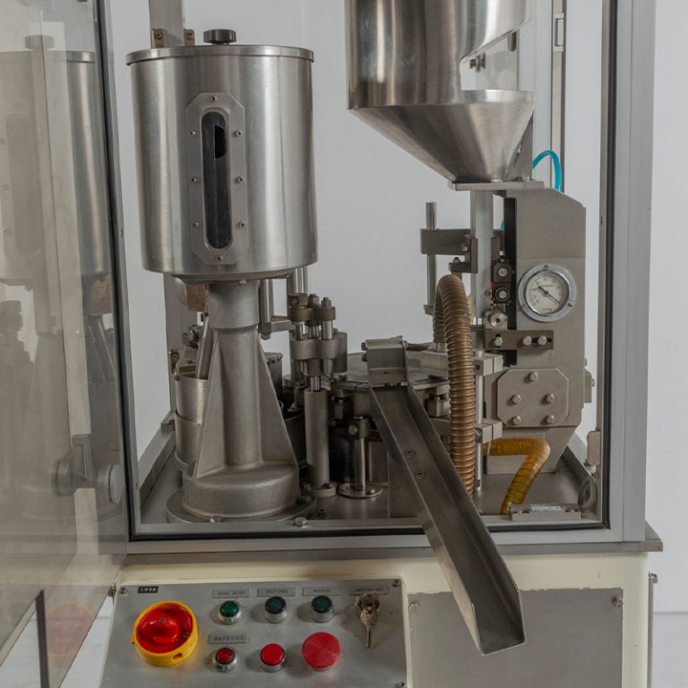 Single-Piston Capsule Filling Machine 5