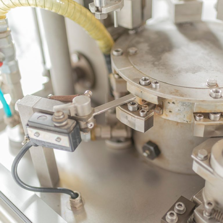 Single-Piston Capsule Filling Machine 9